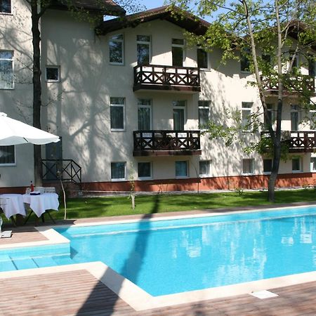Viktoria Park Hotel Bucha Extérieur photo