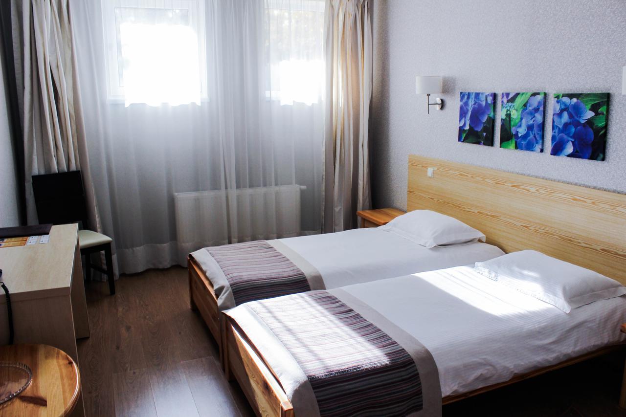 Viktoria Park Hotel Bucha Extérieur photo