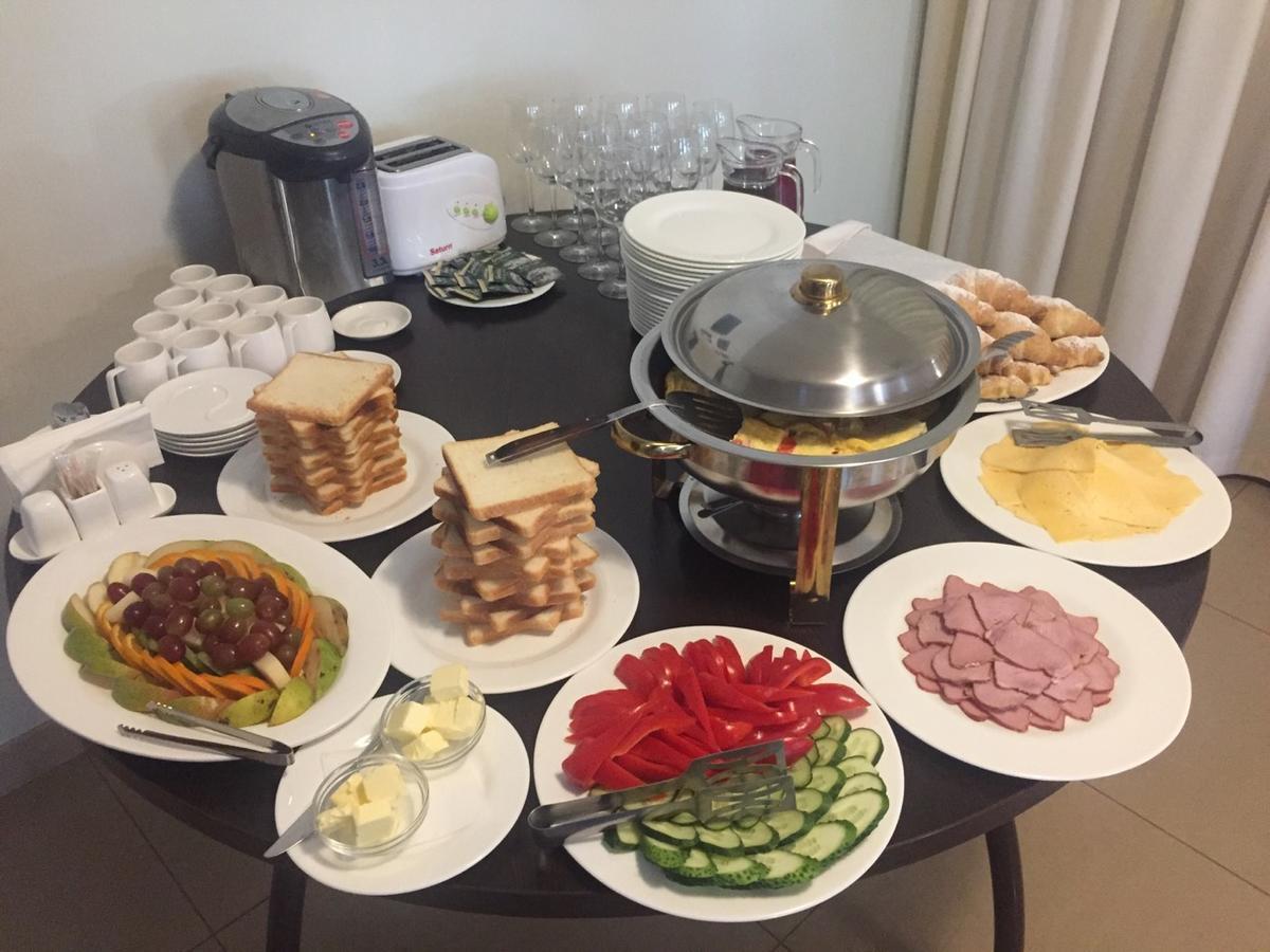 Viktoria Park Hotel Bucha Extérieur photo