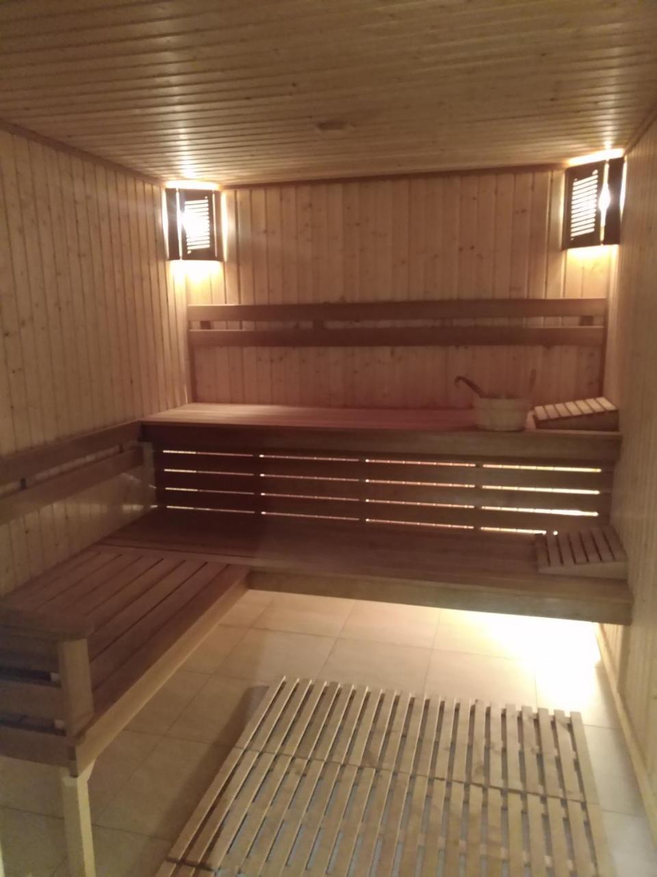 Viktoria Park Hotel Bucha Extérieur photo