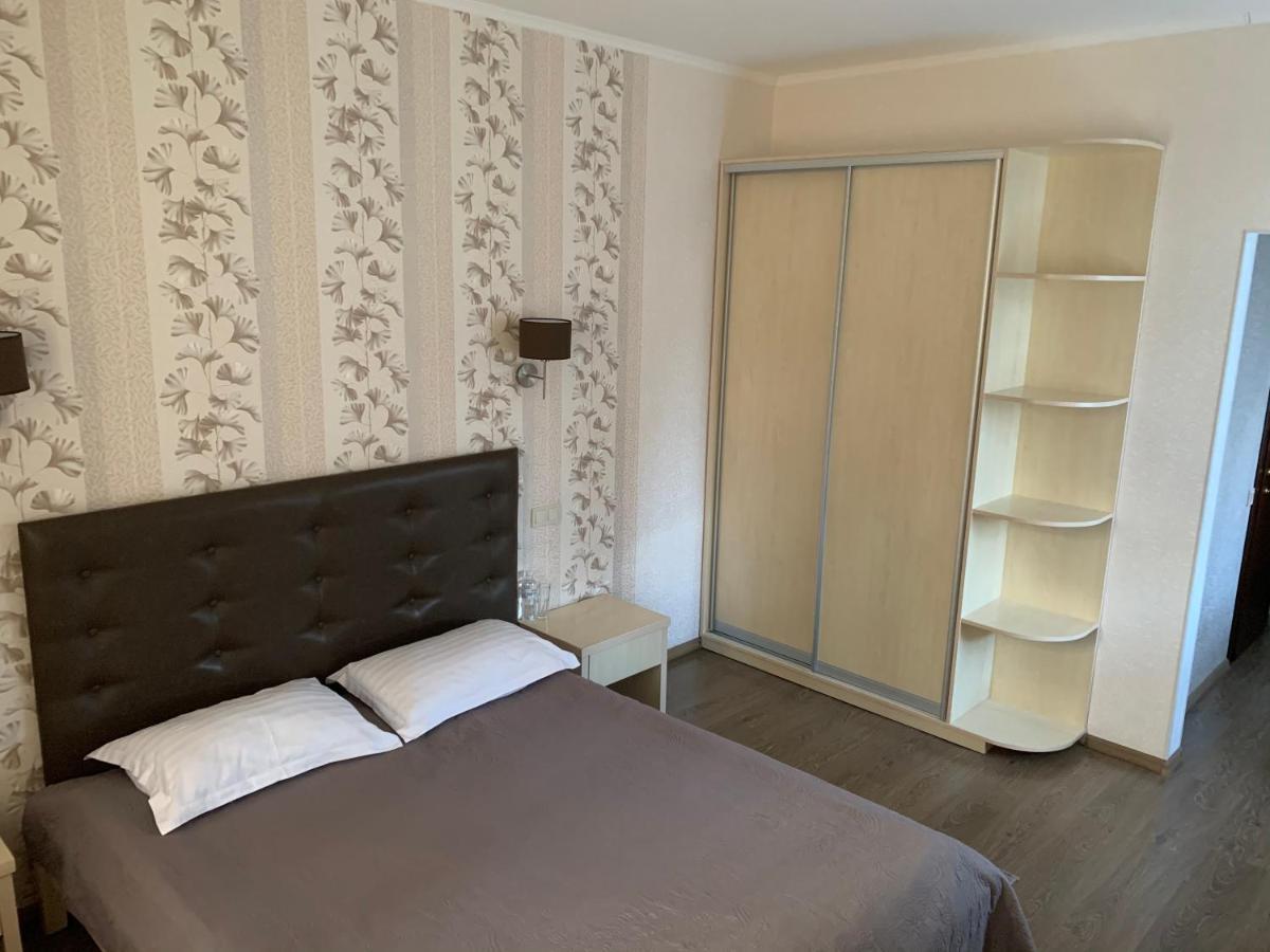 Viktoria Park Hotel Bucha Extérieur photo