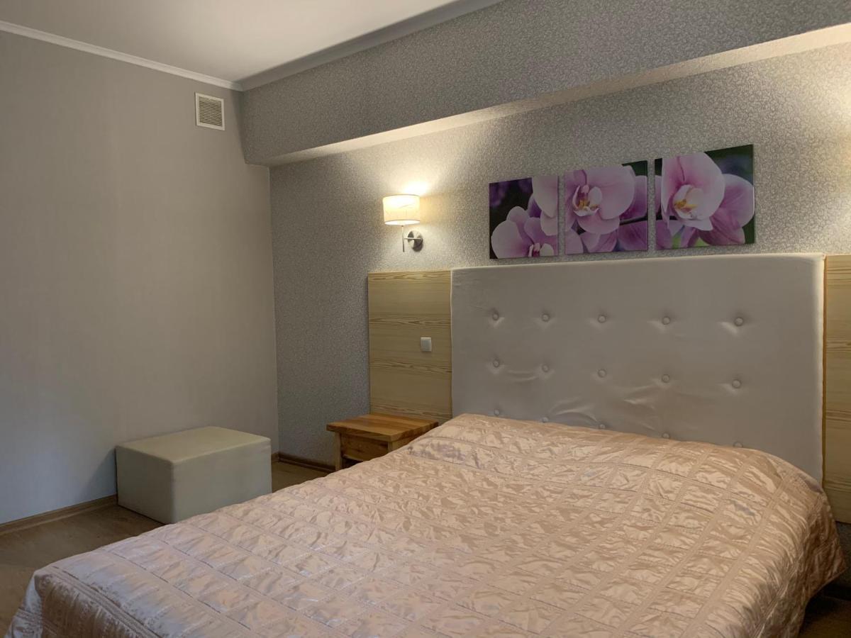 Viktoria Park Hotel Bucha Extérieur photo