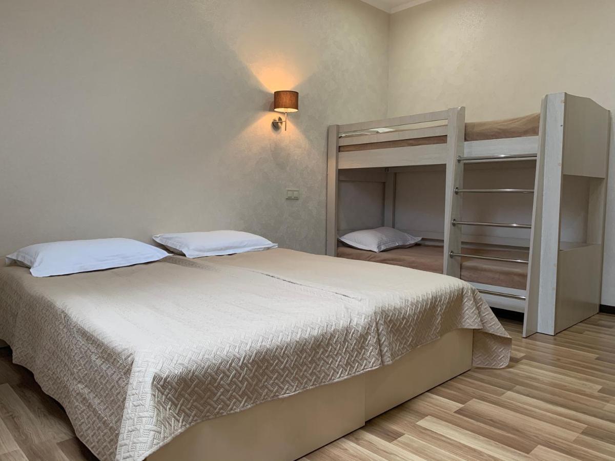 Viktoria Park Hotel Bucha Extérieur photo